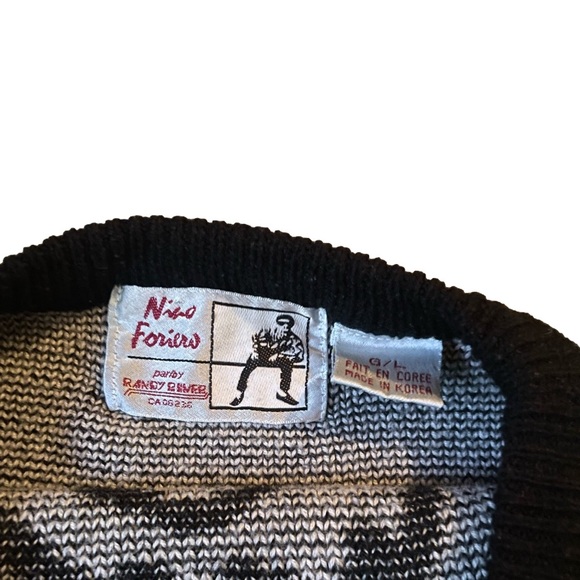 vintage black, white and gray eyes and hand sweater, size L - Picture 2 of 4